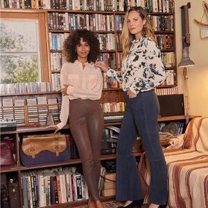 Statement NYDJ pull on lamb skin suede oxford blue flare XL